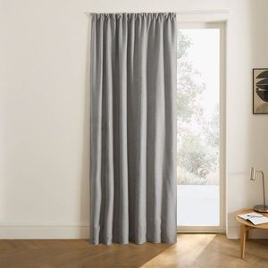 Zatemňovací a izolační závěs zakončený řasící páskou obraz