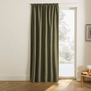 Zatemňovací a izolační závěs zakončený řasící páskou obraz