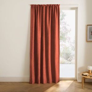 Zatemňovací a izolační závěs zakončený řasící páskou obraz