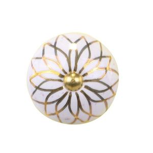 Bílá antik porcelánová úchytka s mosaznou květinou Cruz - Ø 4*6, 5 cm 39066901 obraz