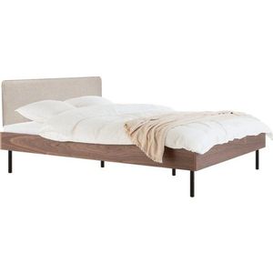 Čalouněná/z dřevotřísky dvoulůžková postel v dekoru ořechu s roštem 180x200 cm v tmavě přírodní barvě Streiko – noo.ma obraz