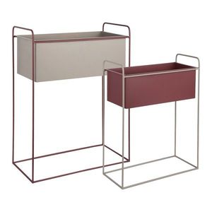 Kovové stojany na květiny v sadě 2 ks (výška 65 cm) Reina – PT LIVING obraz