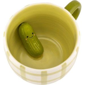 Světle zelený hrnek Surprise Pickle – Sass & Belle obraz