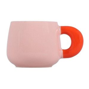 Růžový hrnek z kostního porcelánu 470 ml Coco – ONA obraz