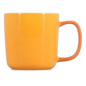 Oranžový hrnek z kostního porcelánu 370 ml Mae – ONA obraz