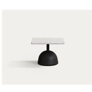 Zahradní konferenční stolek s terrazzo deskou 44x44 cm Saura – Kave Home obraz