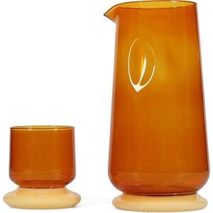 Jantarová skleněná karafa se sklenicí v sadě 1, 4 l Marlo – ONA obraz