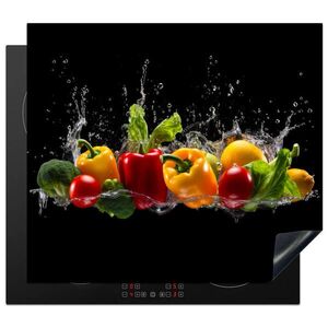 MuchoWow KRYT NA INDUKČNÍ DESKU Sladká paprika - Vodní - Zeleninová - Černá 59x51 cm obraz
