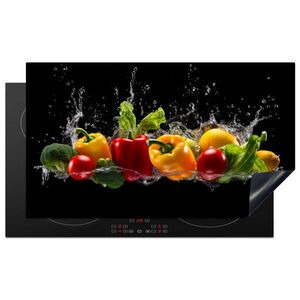 MuchoWow KRYT NA INDUKČNÍ DESKU Sladká paprika - Vodní - Zeleninová - Černá 89.6x51.6 cm obraz