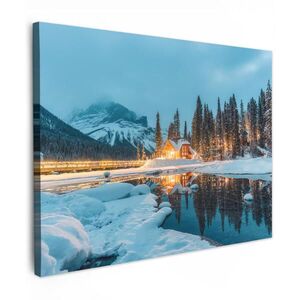 MuchoWow OBRAZ NA PLÁTNĚ Zimní krajina - Příroda - Dům - Hory - Sníh 80x60 cm obraz