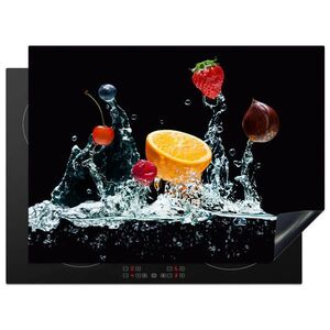 MuchoWow KRYT NA INDUKČNÍ DESKU Voda - Ovoce - Pomeranč - Jahoda - Třešeň - Černá 71x52 cm obraz