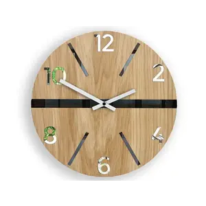 ModernClock Dřevěné nástěnné hodiny King 33, 5 cm dub přírodní obraz