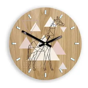 ModernClock Dřevěné nástěnné hodiny Žirafa 33 cm dub přírodní obraz