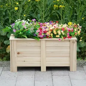 Velký dřevěný truhlík na nožičkách obraz
