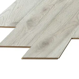 Laminátová podlaha Dub Sand 7mm AC4 Promo 4555 obraz