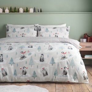 Flanelové povlečení na dvoulůžko v přírodní barvě 230x220 cm Brushed Christmas Penguins – Catherine Lansfield obraz