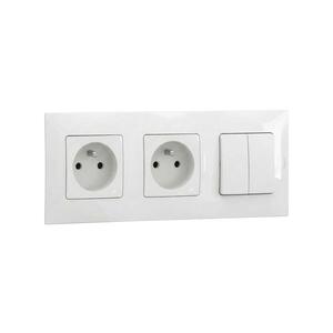 Legrand - Dvojitá zásuvka domovní a dvojitý vypínač č. 5 s rámeč NILOE 250V bílá LR0030+LR0023+LR0017+LR0017 obraz