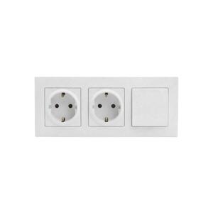Legrand - Dvojitá zásuvka dom SCHUKO a jedno vyp č. 1 s rám NILOE STEP 250V bílá LR0062+LR0115+LR0115+LR0054 obraz