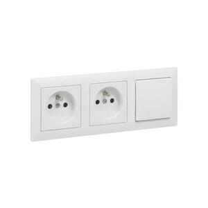 Legrand- Dvojitá zásuvka domovní a jednopólový vypínač č. 1 s rám SUNO 250V bílá LR0078+LR0081+LR0081+LR0086 obraz