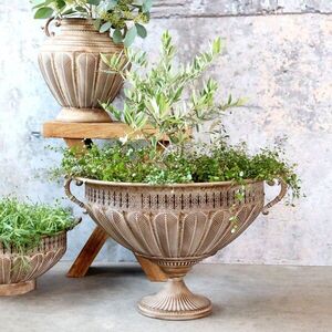 Kovový květináč na noze Flower Antique Mocca – Ø 56*38 cm 65108220 obraz