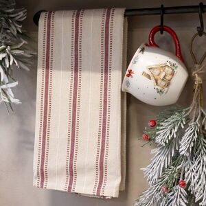 Béžová bavlněná utěrka Aix s cherry pruhy Chic Antique – 50*70 cm 16123130 obraz