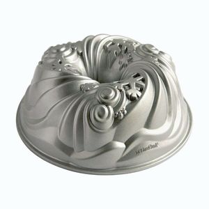Nordic Ware Forma na bábovku Let it snow, stříbrná, 2, 4 l 93648 obraz